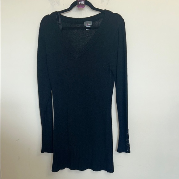 40.   Dots Black V-Neck Knit Sweater Tunic size M - Picture 1 of 6
